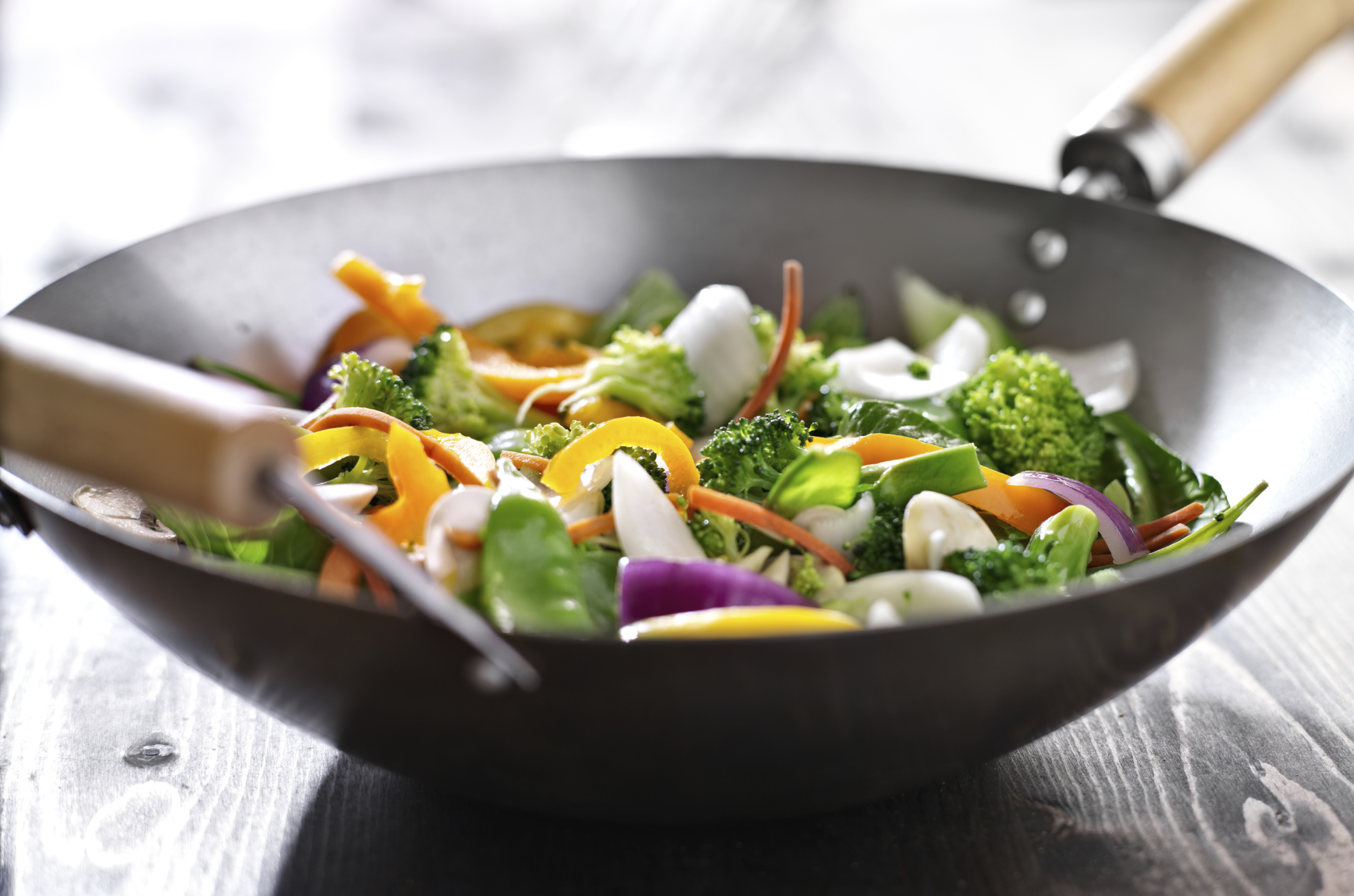10 Advantages of Cooking With a Wok - Delishably