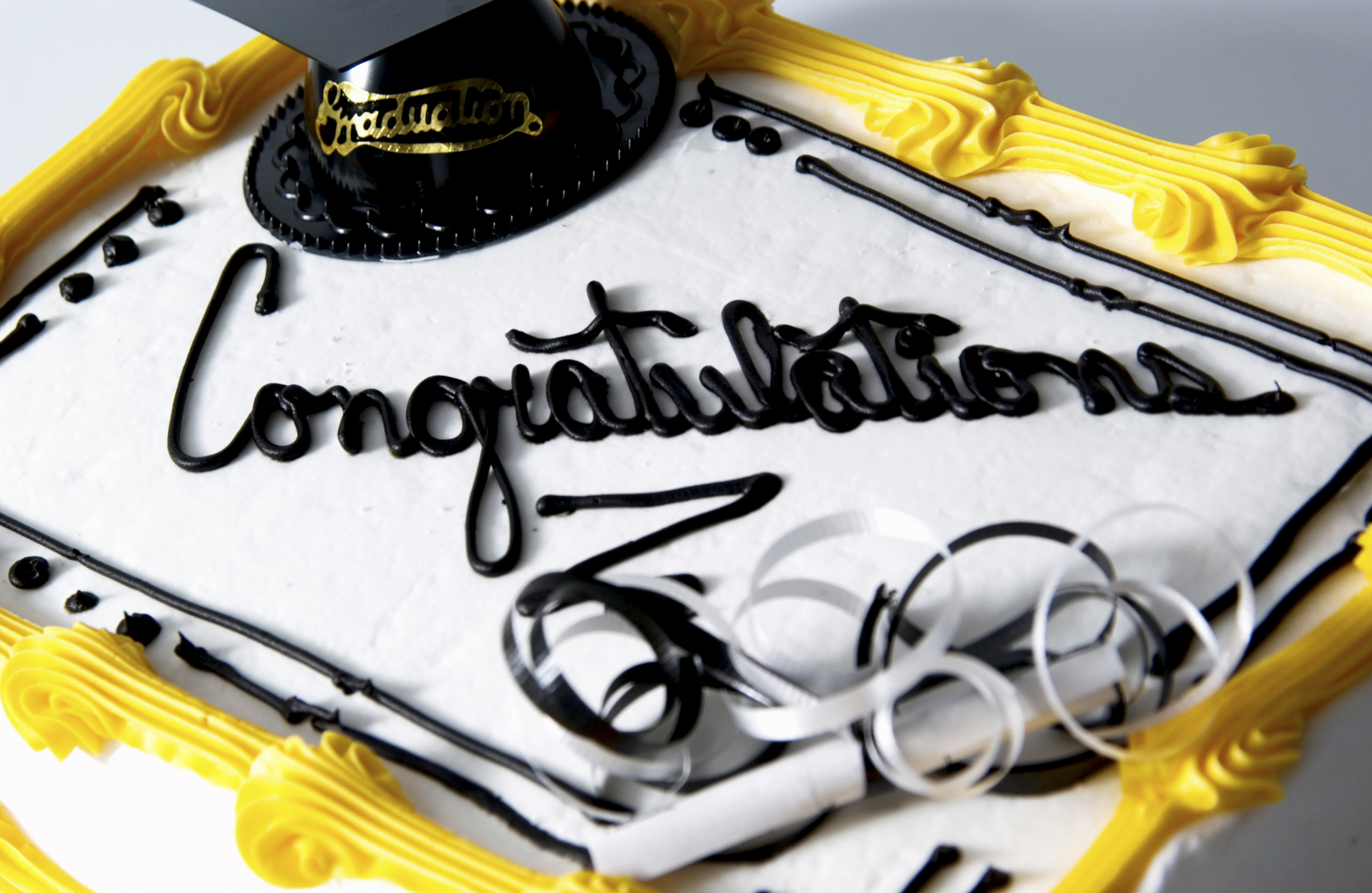 Order Graduation Fondant Cake 35 Kg Online at Best Price Free  DeliveryIGP Cakes