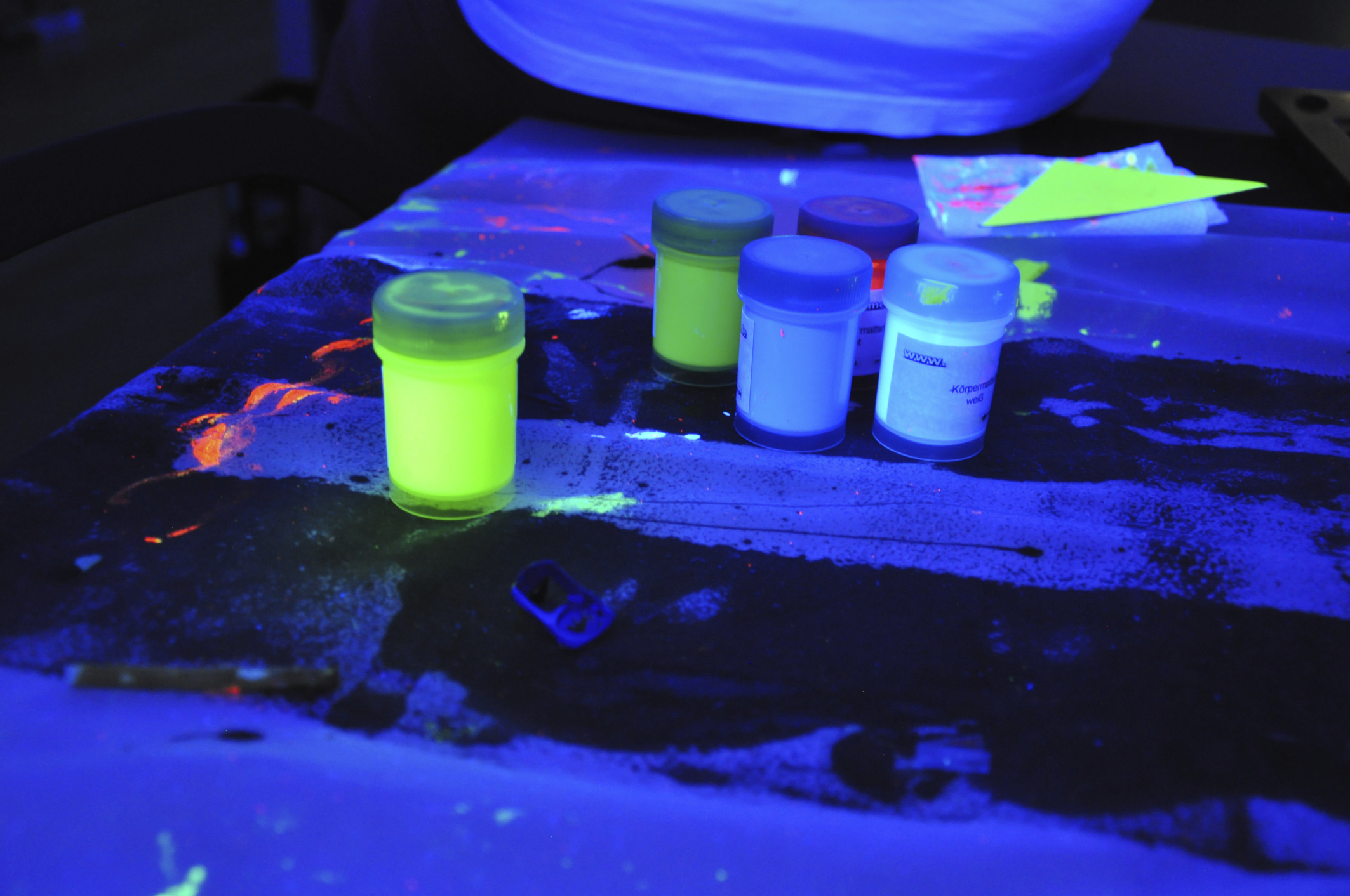 251) How to mix paints for acrylic pouring - fluorescent blacklight paints  