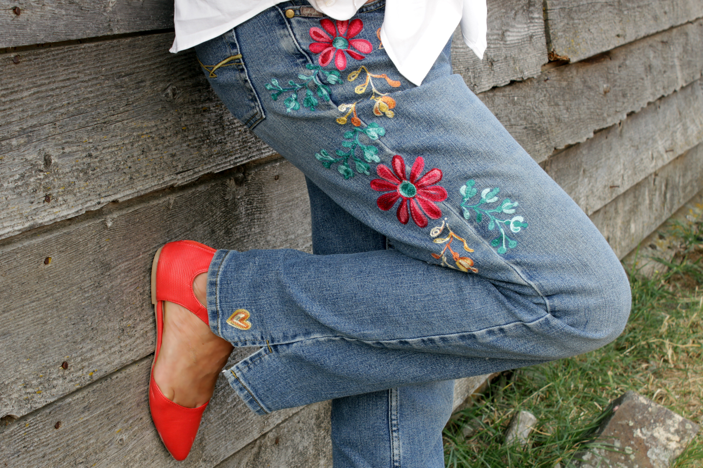 Floral Embroidered Jeans DIY