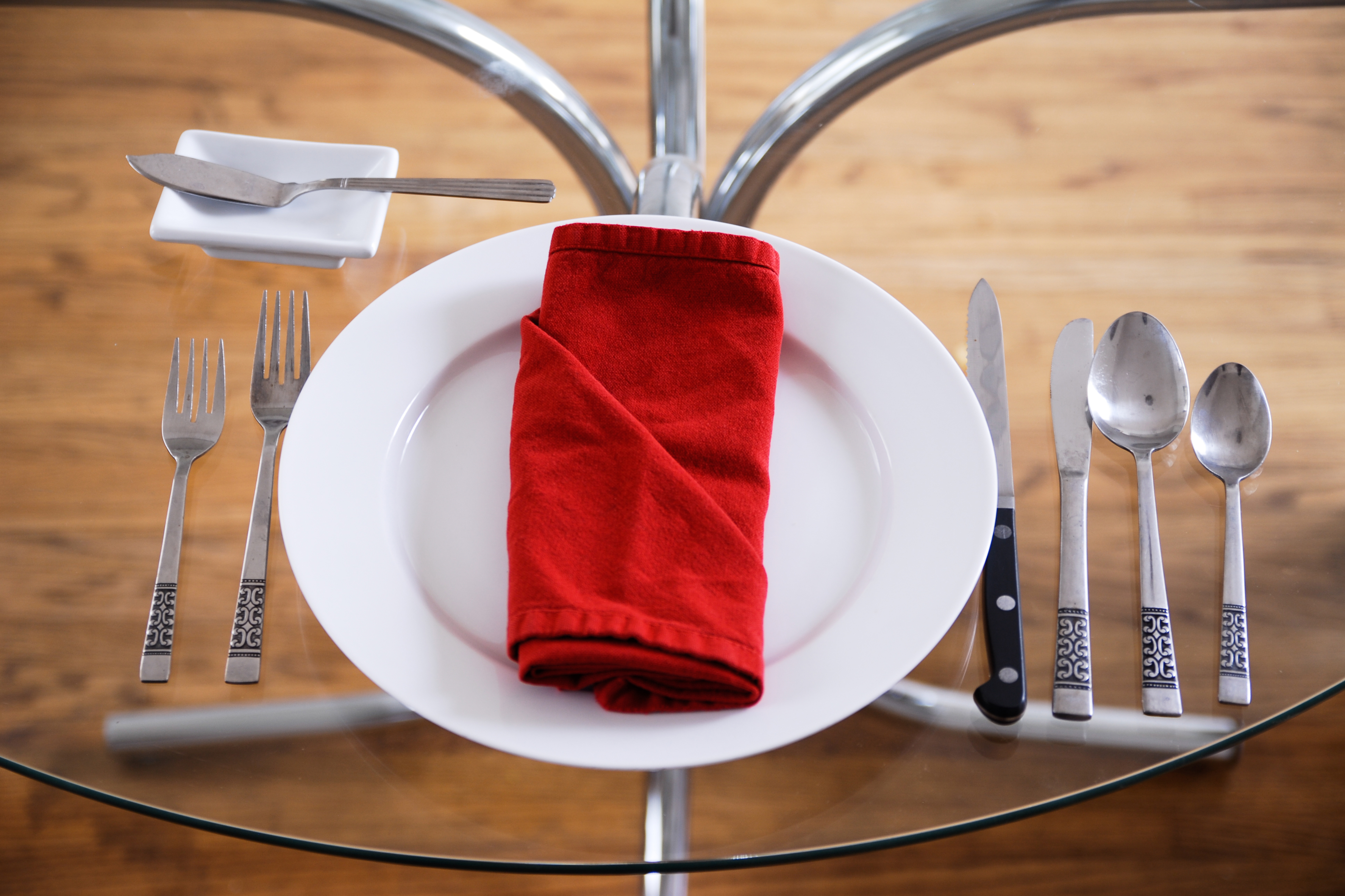 Correct Placement of Napkins and Utensils on a Table