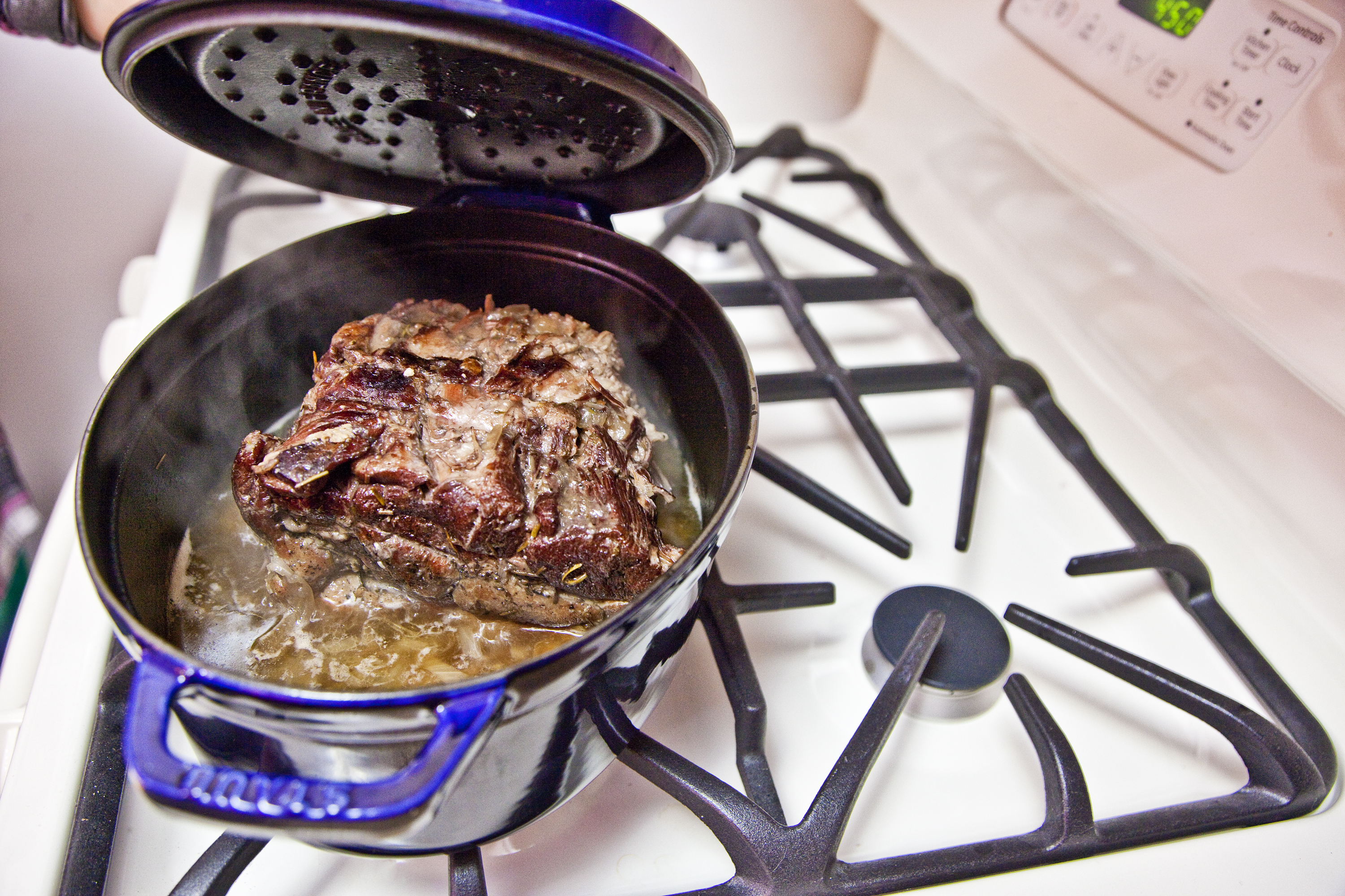 How To Use A Dutch Oven On Stove Top