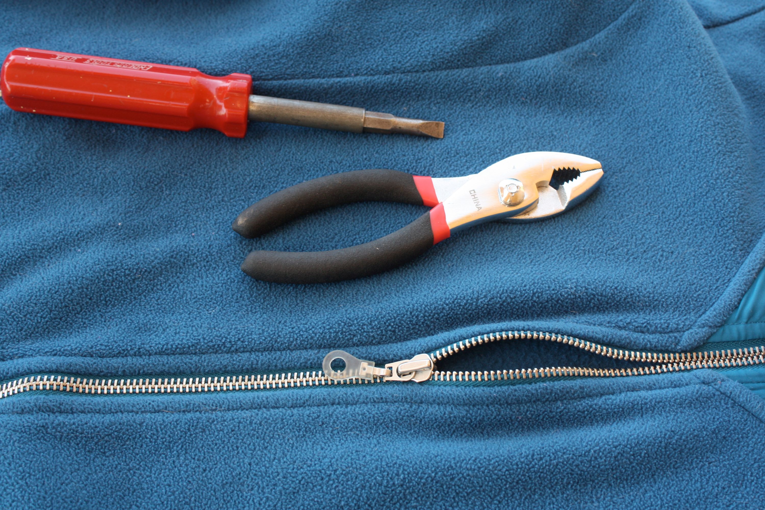 How to Fix a Zipper Split