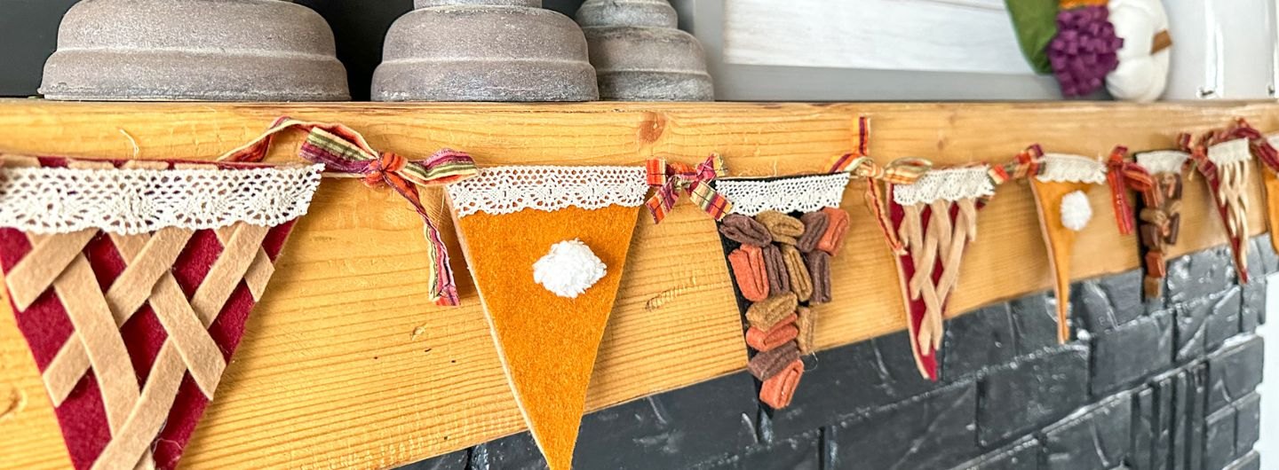 DIY Holiday Pie Felt Garland by Beth Huntington