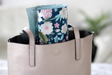 If you made a resolution to get your life in order, you'll be well on your way when you make this delightful purse organizer.