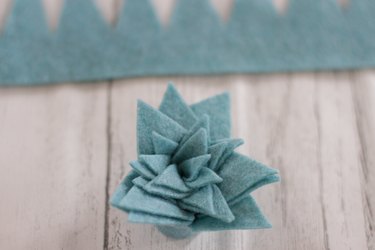 Felt succulents are not only full of color, texture and unique character, but they are a cinch to make.