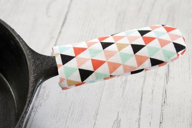 Hot Pan or Skillet Handle Cover - kitchen sewing series