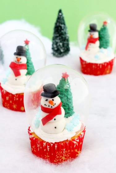 snow globe cupcakes