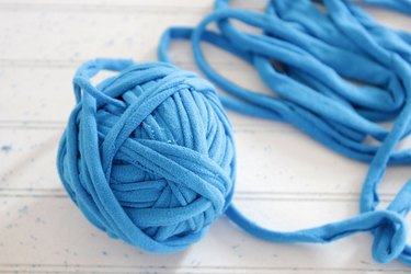 How to Make T-Shirt Yarn  How to Make Yarn Out of Old T-Shirts