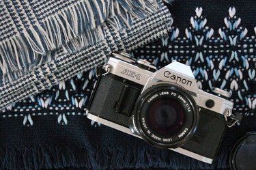 winter-scarf-camera-strap-materials