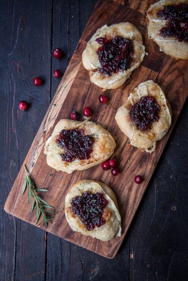 Cranberry Brie Flatbread Recipe