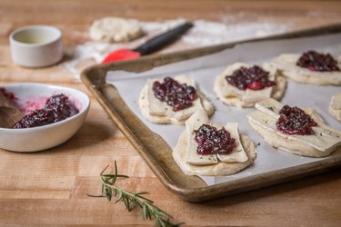 Cranberry Brie Flatbread Recipe