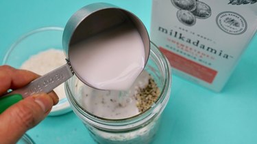 Basic recipe for Keto Oat-Free Overnight Oats