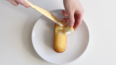 Cutting rectangle out of Twinkie