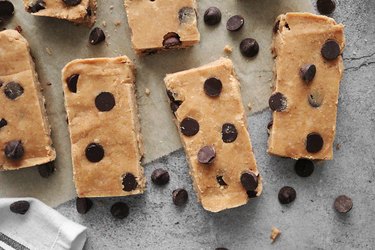 Chocolate chip cookie dough protein bars