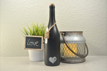 An image of the chalkboard wine bottle.