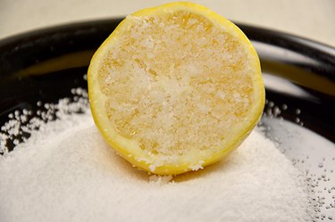 An image of lemon in salt.