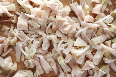 Shred and cut the jackfruit