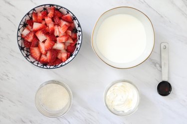 Ingredients for strawberry mousse