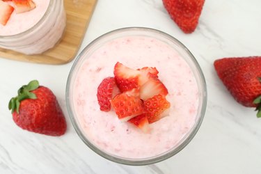 Strawberry mousse cups