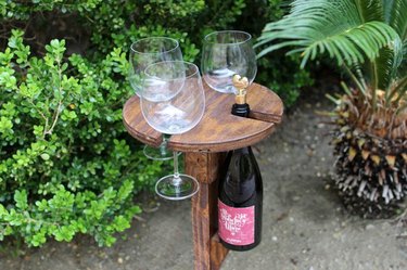 DIY outdoor wine caddy