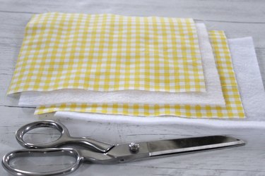 Sew a double pot holder so you can slide your hands into each of the pockets and grab that hot pan right out of the oven.