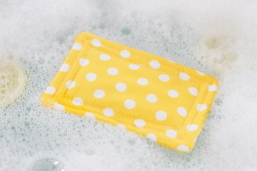 DIY Reusable Sponges // Unsponges - Zero Waste Kitchen Scrubbers Tutorial ⋆  Hello Sewing