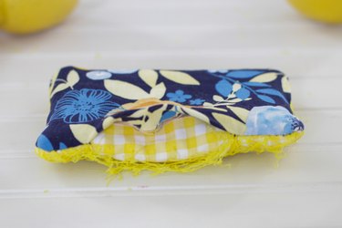 DIY Reusable Sponges // Unsponges - Zero Waste Kitchen Scrubbers Tutorial ⋆  Hello Sewing