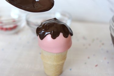 How to Make Ice Cream Cone Cake Pops - Frosting and Glue- Easy crafts,  games, recipes, and fun