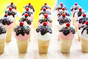 Delicious Ice Cream Scoop Cake Pops