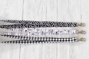 If you've been looking for the perfect do-it-yourself teacher gift, then look no further. This simple fabric key or badge lanyard will be the envy of all the other teachers.
