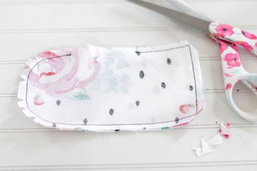 This drawstring makeup bag will help you on your way to feeling more organized and will make it simple to sort, pack, and access your cosmetics anytime.