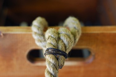 Apple crate rope handle