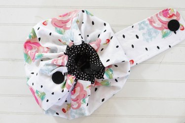 This drawstring makeup bag will help you on your way to feeling more organized and will make it simple to sort, pack, and access your cosmetics anytime.