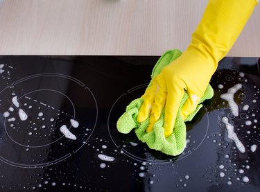 Induction hob cleaning