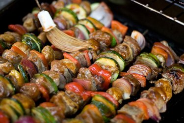 Shish kebabs op die rooster