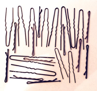 8 Bobby Pin Tips - How to Use Bobby Pins Properly In Your Hair