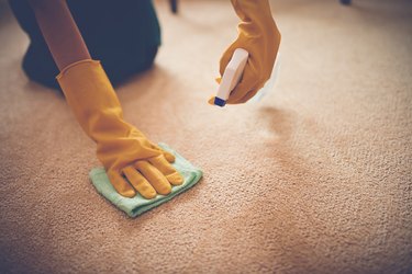 Removing stain on carpet