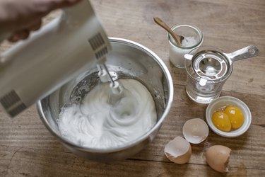 Mixing Bowls - Definition and Cooking Information 