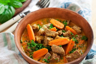 Slow cooker chicken stew