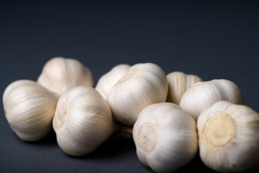 Can you freeze garlic? (Cloves, Peeled, or Minced) - Fueled With Food