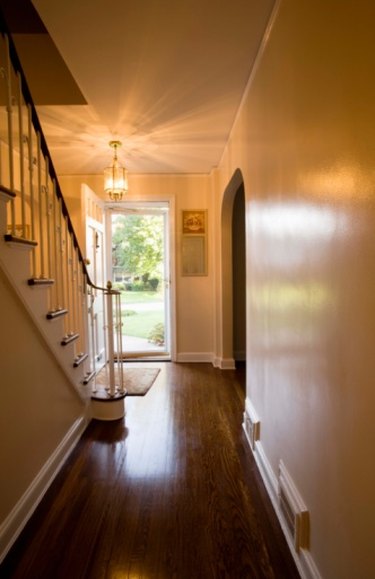 How To Re Bruce Hardwood Floors Ehow