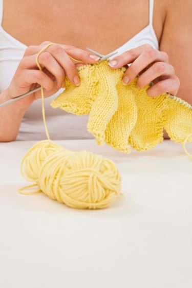 KNITTING ON LARGE NEEDLES 