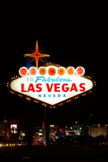 How To Get The Perfect Picture At The Vegas Sign -Blog-Salt Water