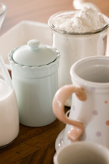 Ceramic Pottery vs Porcelain: Understanding the Differences and