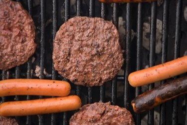 How Long to Cook Hamburgers on an Electric Grill?