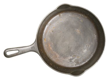 How to Clean a Rusty Cast-Iron Skillet