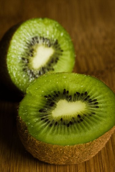 what do kiwis taste like