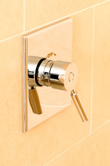 Delta single handle on sale shower faucet