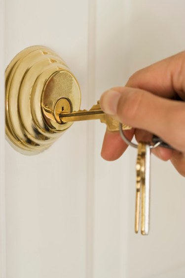 How to install a deadbolt lock